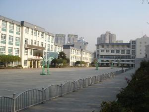 昆明市官渡区五中