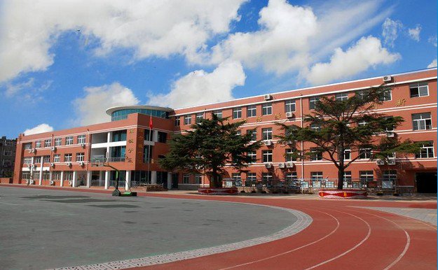 青岛市四方区嘉定路小学
