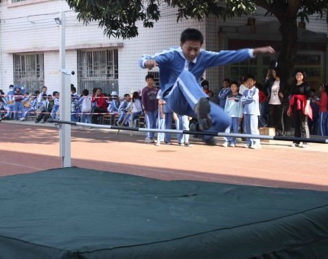 深圳市坪地中心小学