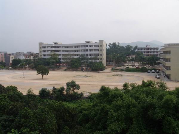 阳东县塘围中学