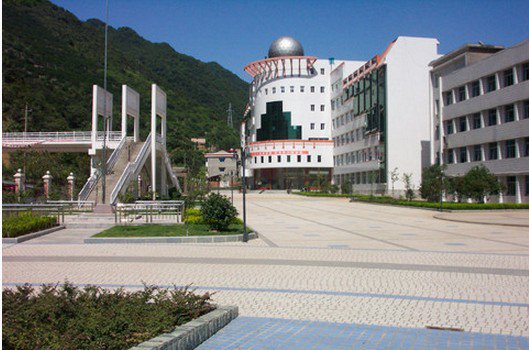 湖北省长阳一中