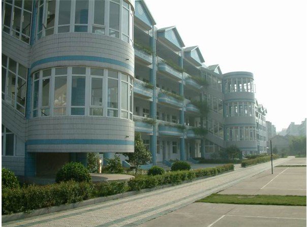 江南教育集团小港实验学校