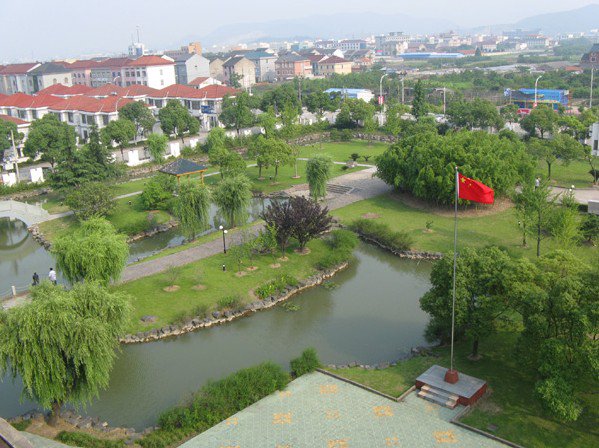 浙江省慈溪市逍林中学