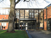 雷文斯本设计与传播学院（现名：瑞文斯博学院）